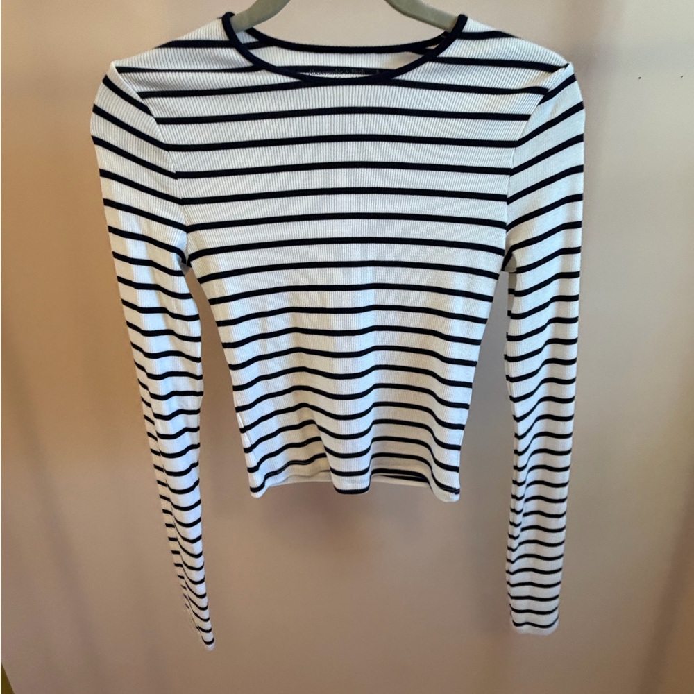 Abercrombie & Fitch Black and White Striped Long Sleeve Tee